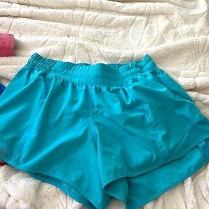 Lululemon Hotty Hot Blue 2.5 shorts size 8